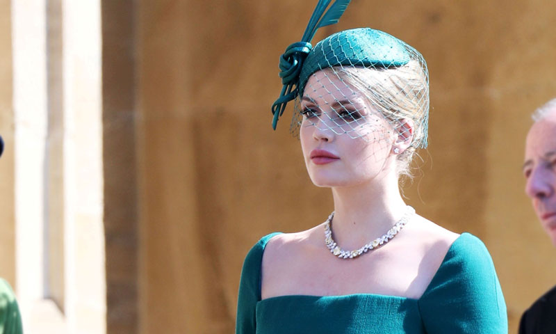 Lady Kitty Spencer, de triunfar en la boda de Harry y Meghan a modelo imprescindible para D&G