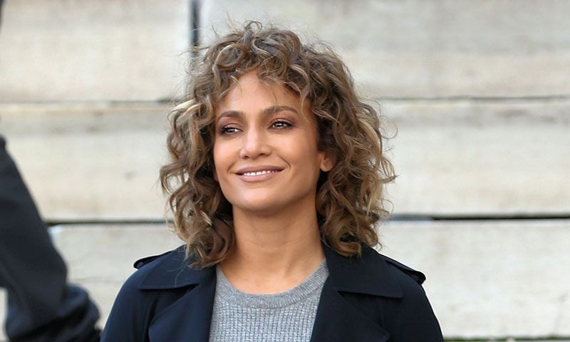 Jennifer Lopez pone a la venta su vestuario de 'Shades of Blue' por una buena causa