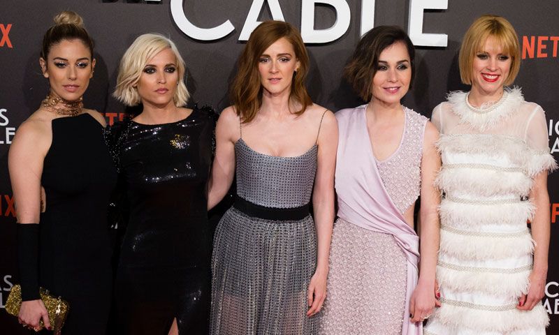 El regreso de 'Las chicas del cable' y sus 5 llamativos 'looks' en Sevilla