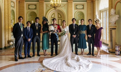 Un guiño a la novia y su apuesta por el 'made in Spain': así vistieron las hermanas de Belén Corsini