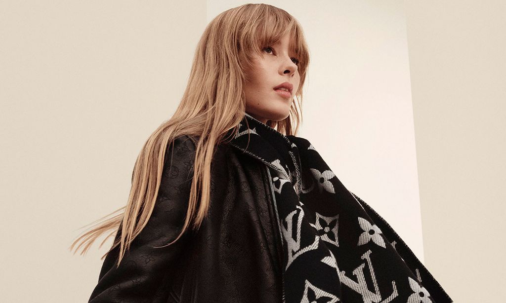 Cómo hacer frente al frío con las bufandas más estilosas (y versátiles) de Louis Vuitton
