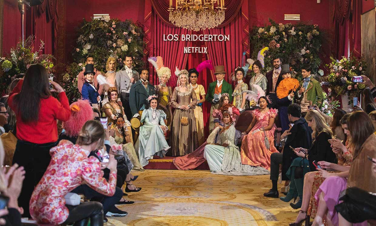 Netflix presenta la segunda temporada de 'Los Bridgerton' con un desfile de 'celebrities'