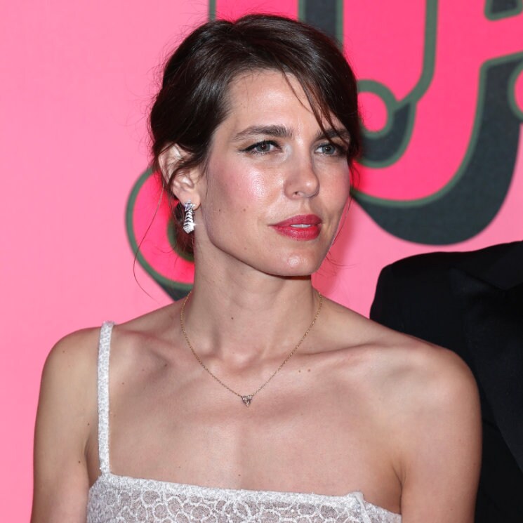 Carlota Casiraghi rescata el complemento favorito de Grace Kelly en el Baile de la Rosa