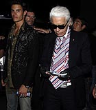 Karl Lagerfeld, de vacaciones