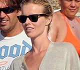 Eva Herzigova, en la playa