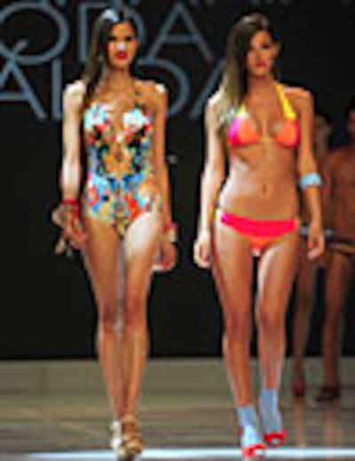 Malena Costa y Raica Oliveira, con la moda de baño para el verano de 2013