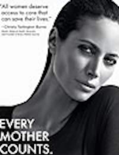 Christy Turlington y Calvin Klein se unen a favor de las madres de todo el mundo