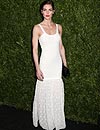 Elegancia en blanco, negro y azul noche: Chanel conquista Tribeca