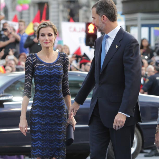 El 'look azul Asturias' de la reina Letizia 
