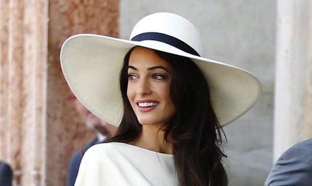 Amal Clooney reta en estilo a las actrices y modelos británicas más icónicas