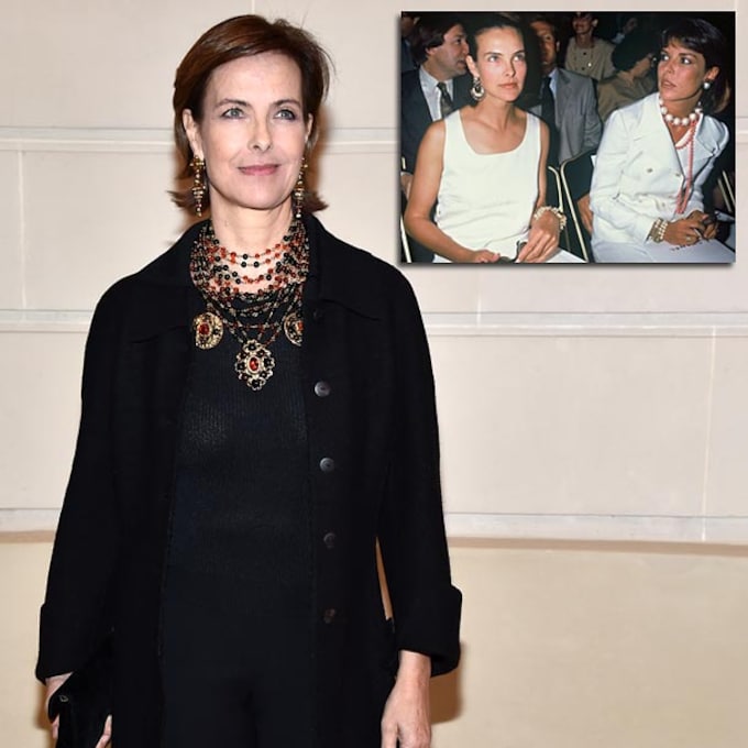 Carole Bouquet y Carolina de Mónaco estrechan lazos: dos 'Reinas de la moda', 'cara a cara'