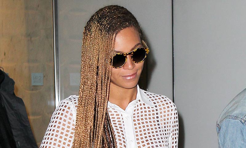 Beyoncé en Coachella: Una ‘novia’ premamá muy setentera