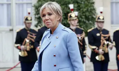 La interpretación del primer 'look' de Brigitte Macron como primera dama