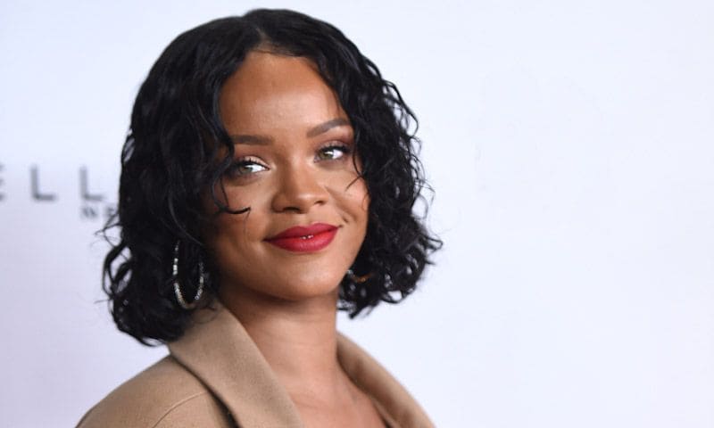 Rihanna y Manolo Blahnik, la colección más esperada en 4 sandalias de alto impacto