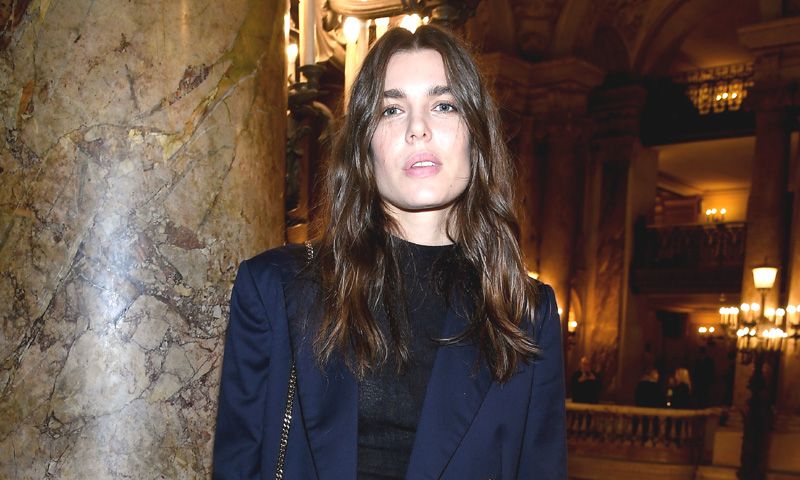Carlota Casiraghi tiene las zapatillas que nunca esperamos ver en el armario de una princesa
