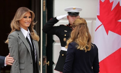 Melania Trump tiene el toque femenino definitivo para el traje masculino