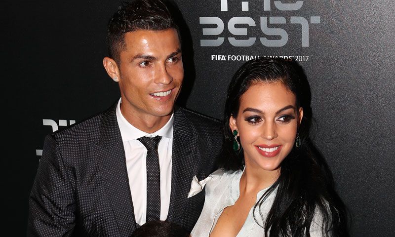 El vestido español de Georgina Rodriguez y otros looks premamá de las WAG más mediáticas