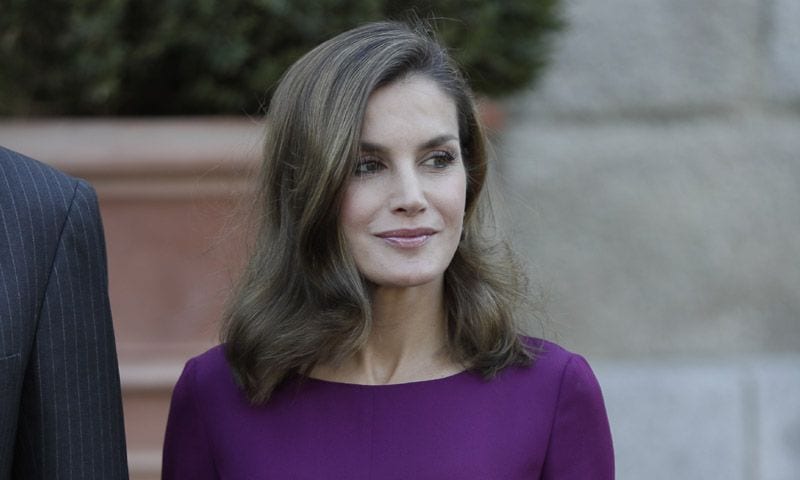Un look en dos tiempos: las claves de la reina Letizia para sus citas de otoño