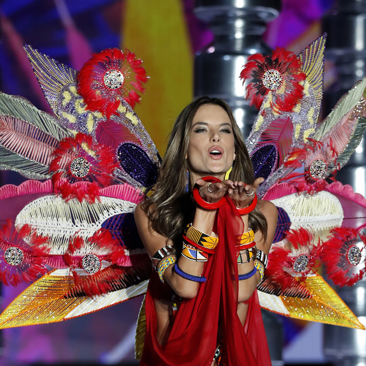 Alessandra Ambrosio cuelga sus 'alas' y anuncia su retirada definitiva de las pasarelas