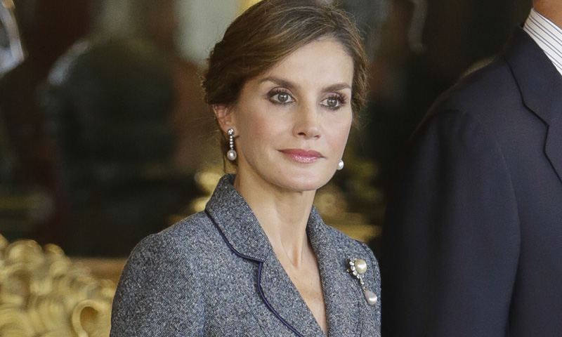 La reina Letizia rescata su 'Varela' más patrio en la felicitación navideña de este año