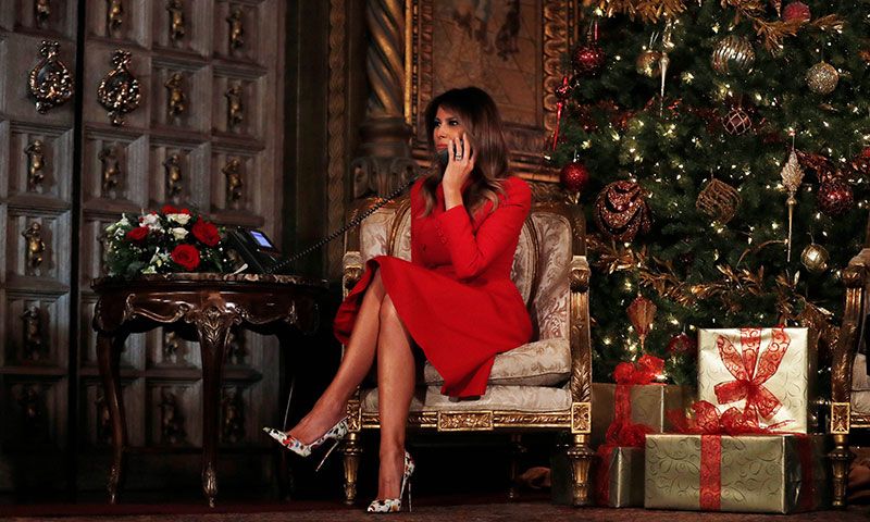 Melania Trump, una Mamá Noel con zapatos Louboutin