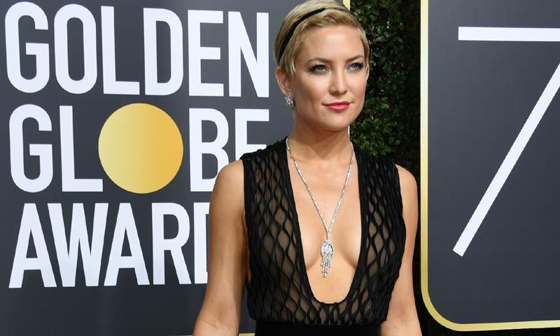 Pronunciado escote y transparencias: Kate Hudson revoluciona la alfombra roja
