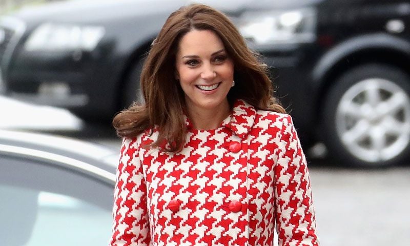El nuevo abrigo estampado de la Duquesa de Cambridge: otro guiño a Diana de Gales