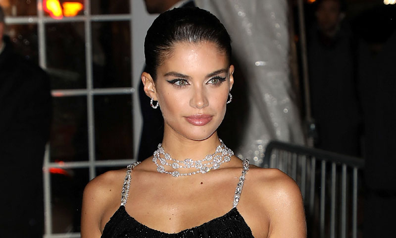 Sara Sampaio look vintage amfAR