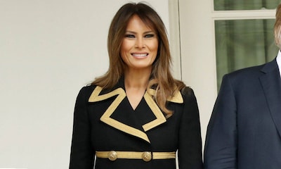 El abrigo marinero con sello italiano de Melania Trump: su último éxito de ventas