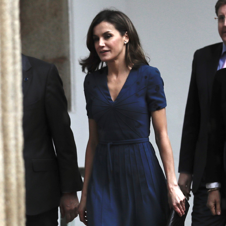 El doble desafío de la Reina Letizia en su último look de estreno