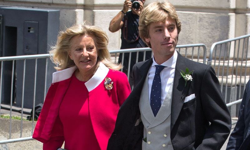 La sorprendente elección de Chantal Hochuli: el mismo look para las dos bodas de sus hijos
