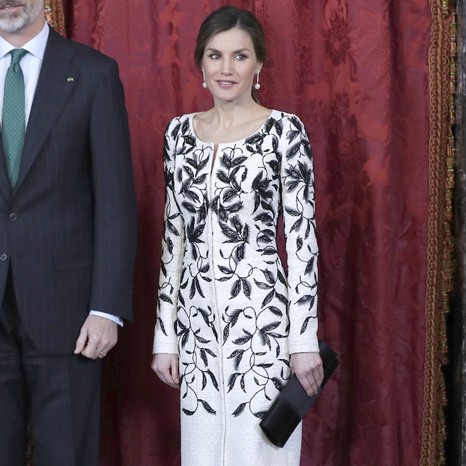 La reina Letizia rescata uno de sus diseños más controvertidos