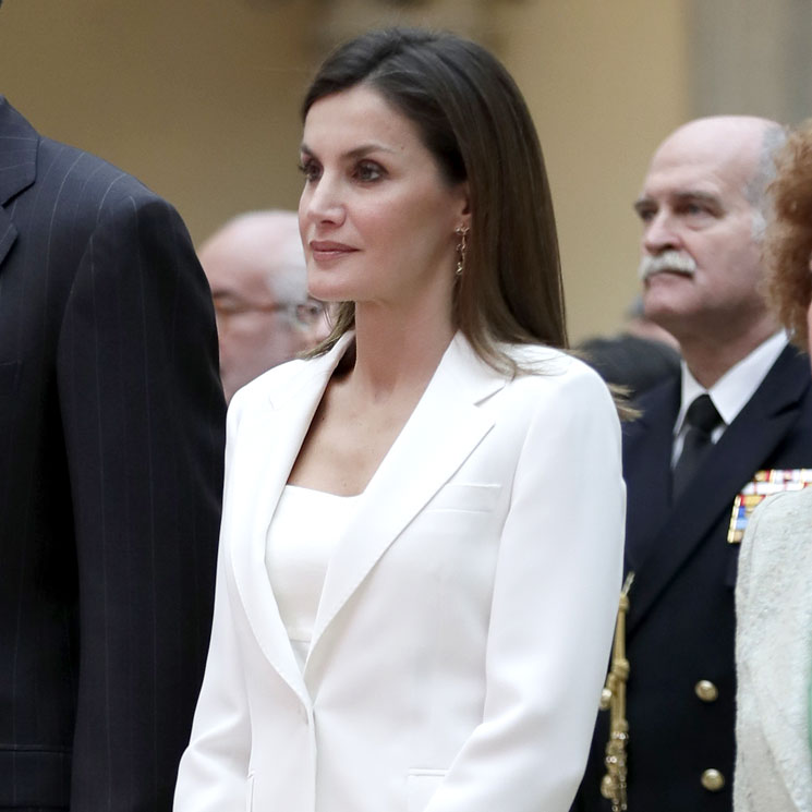 La reina Letizia revive casi 15 años después el look de su petición de mano