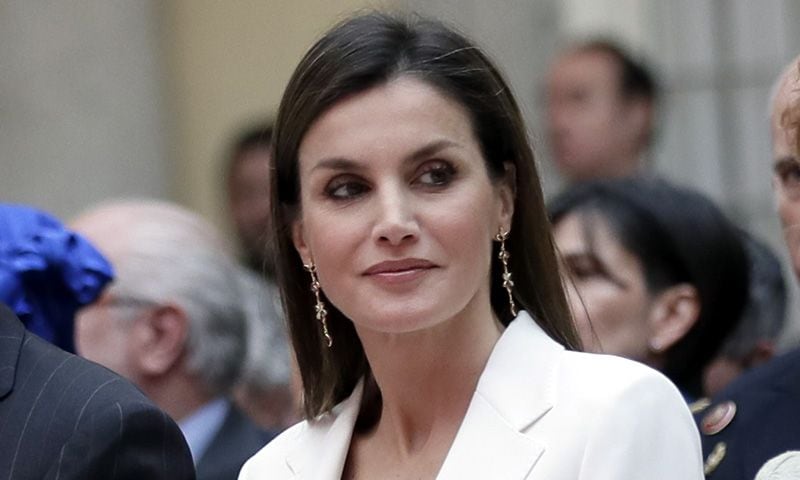 La reina Letizia revive casi 15 años después el look de su petición de mano