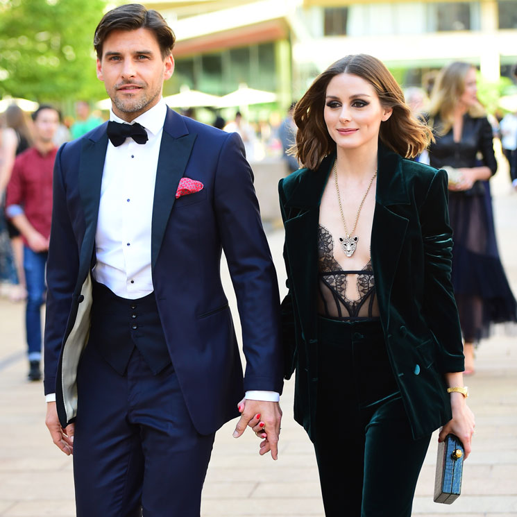 Olivia Palermo recicla su traje del año pasado, esta vez con escotazo