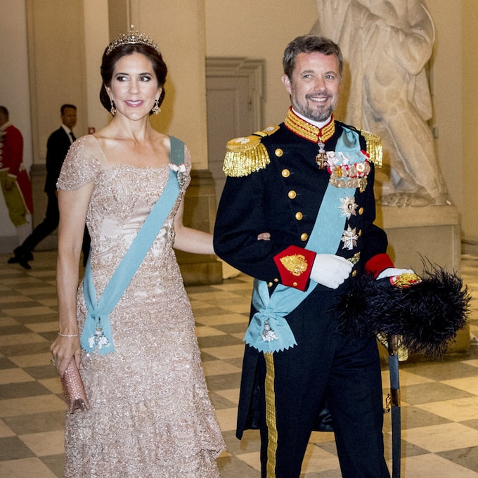 'Royal nude', el relevo del azul en las citas de palacio
