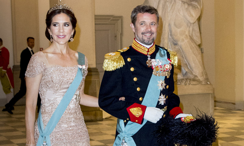 'Royal nude', el relevo del azul en las citas de palacio