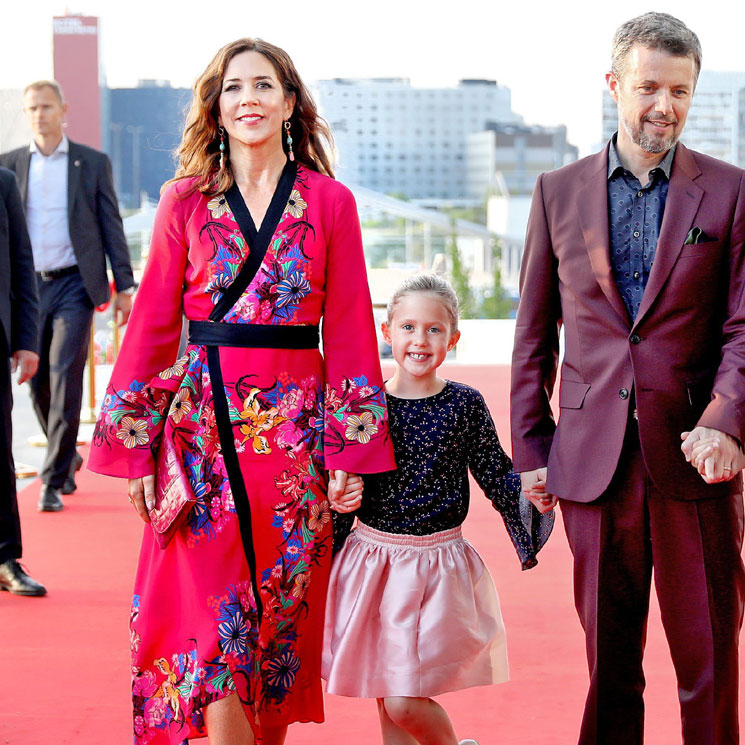 Del vestido de 1.700 euros a otro con anécdota, las elecciones florales de Mary de Dinamarca