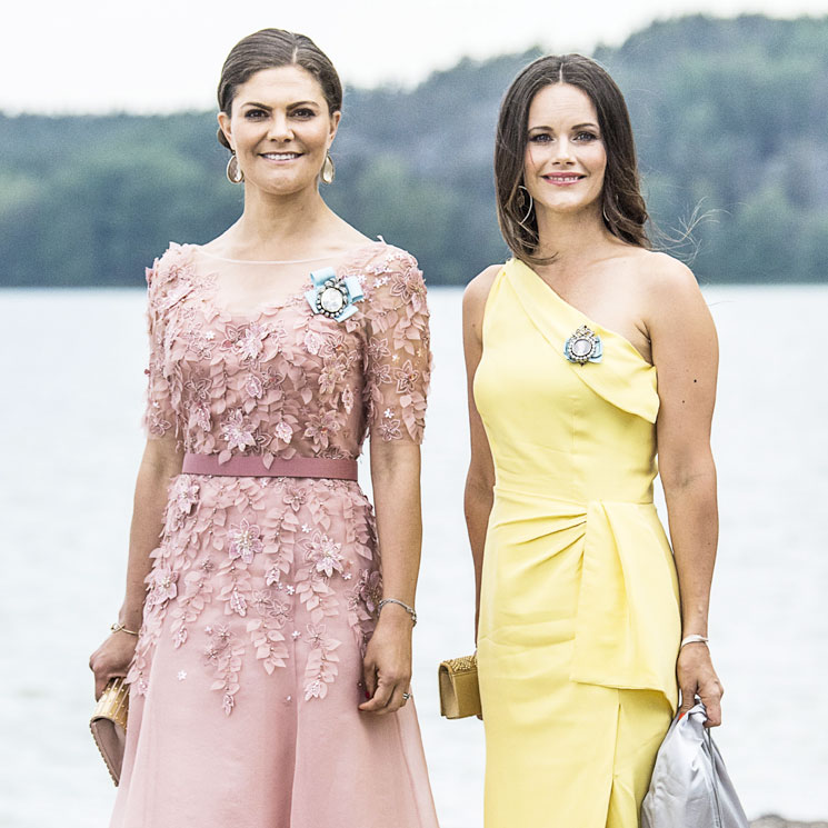 Las conexiones en los looks de invitada de las princesas suecas