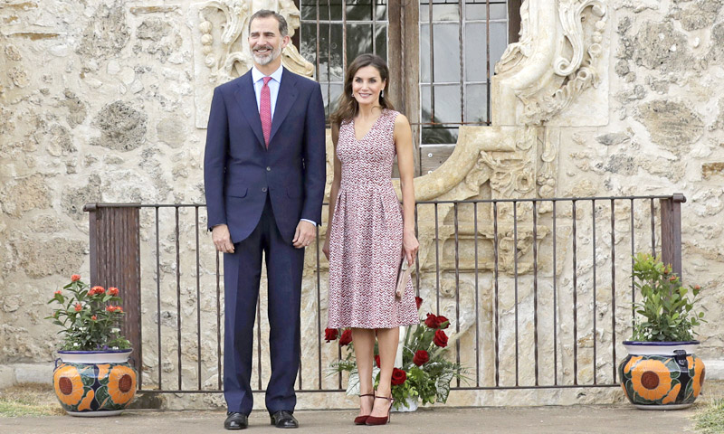 Doña Letizia, 'la reina que sabe de moda' según la prensa internacional