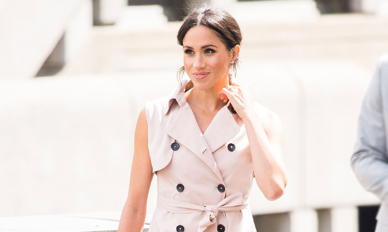 meghan_markle_trench1t