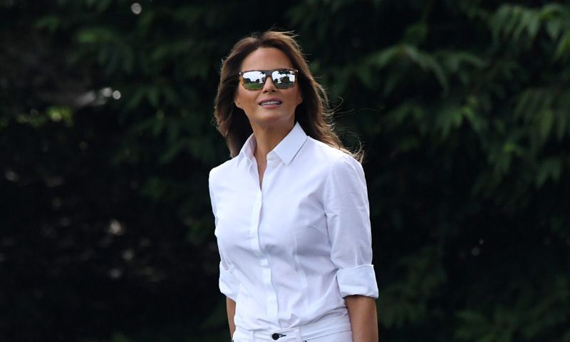 ¿Está lanzando un mensaje Melania Trump con sus últimos estilismos?