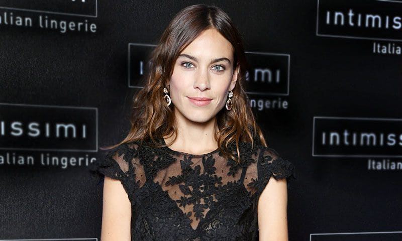 Hablamos sobre las tendencias del otoño con Alexa Chung: 'La moda vive un momento muy interesante'