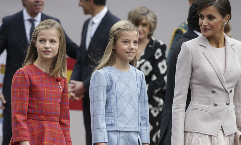 La reina Letizia cede el protagonismo a la princesa Leonor y la infanta Sofía