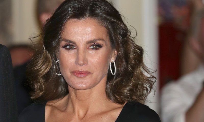 Los estrenos de la Reina con los que renueva su imagen más seductora y sofisticada