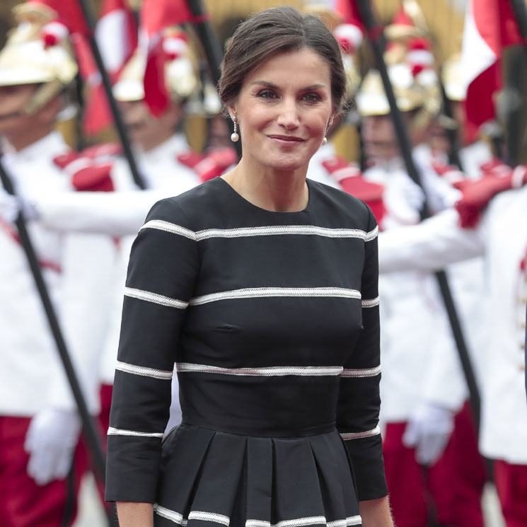 La silueta 'corola', la mejor aliada de doña Letizia para potenciar su figura en Perú