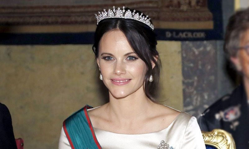 Sofia de Suecia recrea el éxito de Meghan Markle: un vestido de novia como look de gala