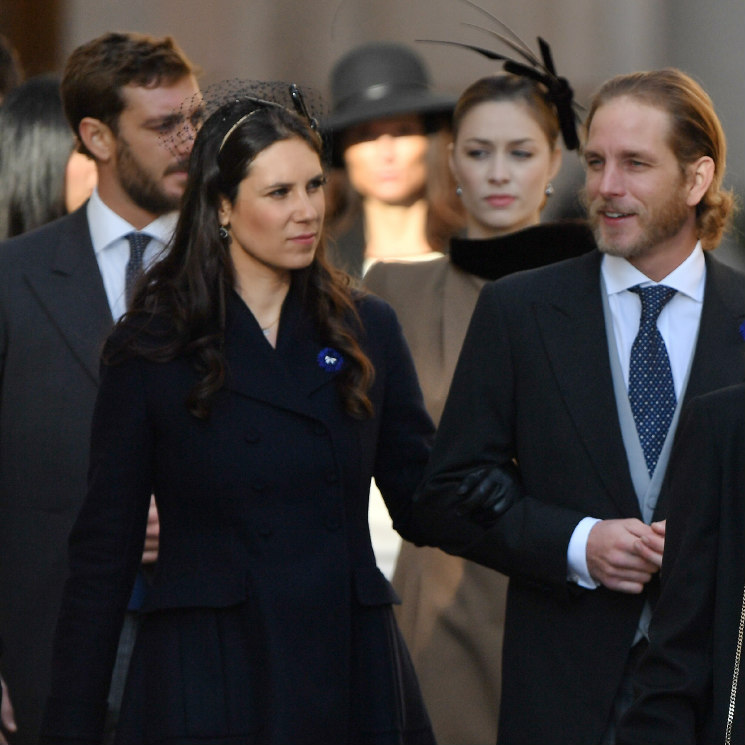 Abrigo-vestido y tocado, Tatiana y Beatrice comparten fórmula de estilo en Mónaco