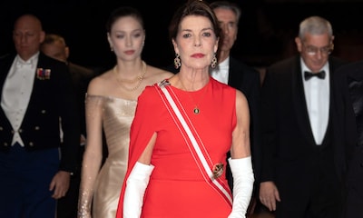 Carolina de Mónaco se fija en el vestido rojo más icónico de doña Letizia