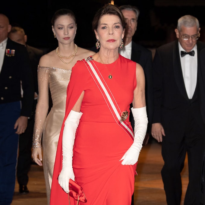 Carolina de Mónaco se fija en el vestido rojo más icónico de doña Letizia